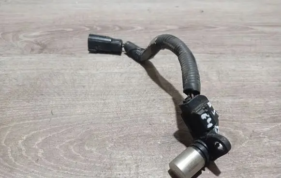 Volvo S60 Crankshaft position sensor 0296001211 30713485