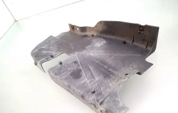 Opel Vivaro Engine splash shield/under tray 93857407 8200505043