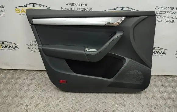 Skoda Octavia Mk3 (5E) Front door card panel trim