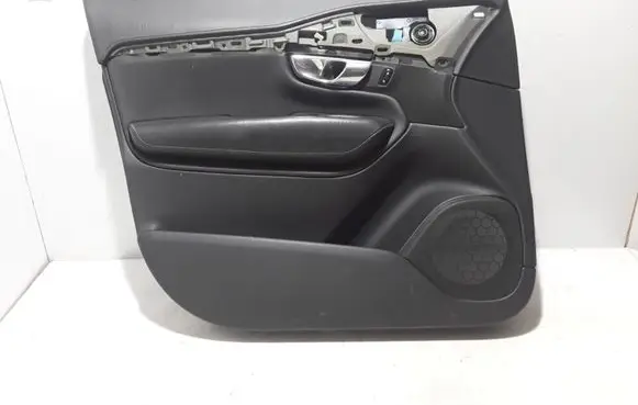 Volvo XC90 Front door card panel trim 31393113