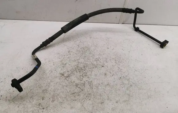 Volvo V70 Air conditioning (A/C) pipe/hose 08687569