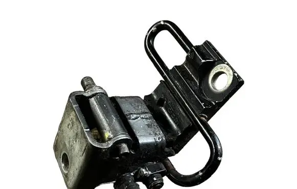 Audi Q7 4L Rear door lower hinge 4L0833412A