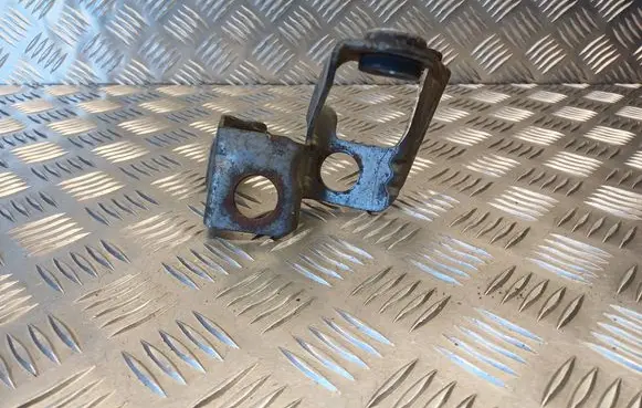 Volkswagen Golf V Gear shift cable bracket 1K0711789F