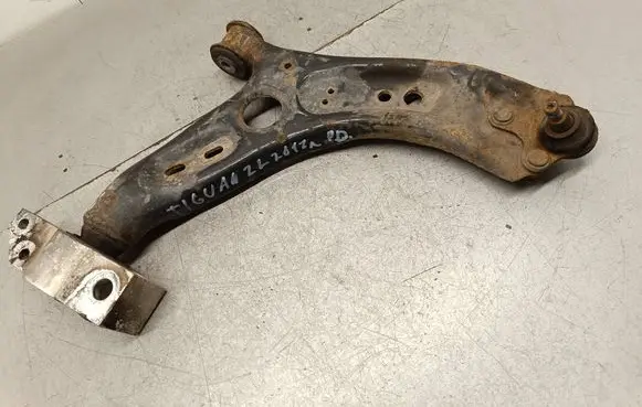 Volkswagen Tiguan Front lower control arm/wishbone