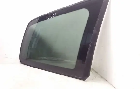 Hyundai Trajet Rear side window AS3