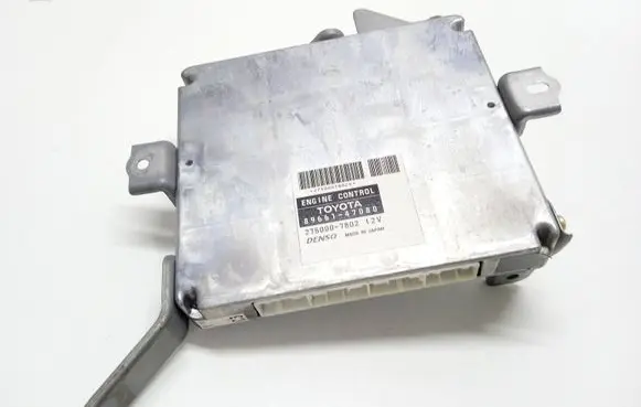 Toyota Prius (XW20) Engine control unit/module 8966147080 2750007802