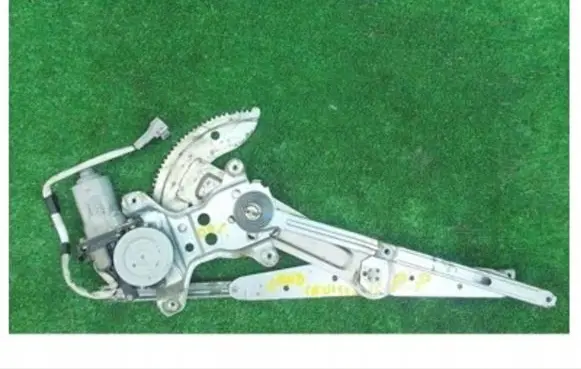 Toyota Land Cruiser (HDJ90) Front door window regulator with motor