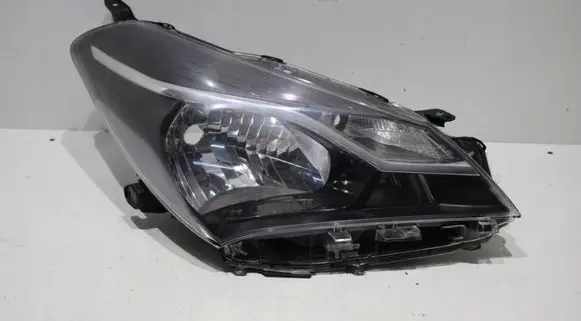 Toyota Yaris Headlight/headlamp