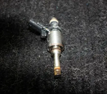 Audi Q5 SQ5 Fuel injector 06H906036E