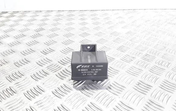 Suzuki SX4 S-Cross Glow plug pre-heat relay 0281003043