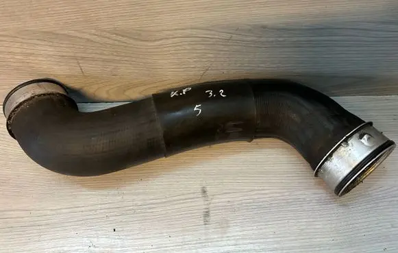 Mercedes-Benz E W211 Intercooler hose/pipe