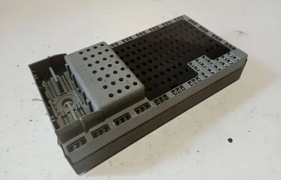 Volvo V70 Comfort/convenience module 9452596 8645697 01W043