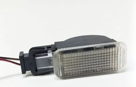 Volkswagen PASSAT B5 Other interior light 3B0947415B