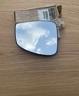 Renault Megane III Wing mirror glass 963656780R