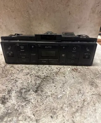 Audi A4 S4 B5 8D Climate control unit 8D0820043N 5HB00790804