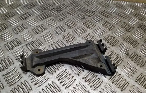 Audi A6 S6 C4 4A Front bumper mounting bracket 4A0807283A