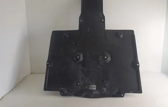 Center/middle under tray cover