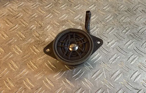 Lexus IS III XE30 Panel speaker 8616033800