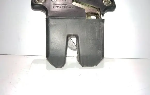 Audi A6 S6 C4 4A Tailgate/trunk/boot lock/catch/latch