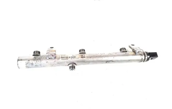 Mercedes-Benz CLS C218 X218 Fuel main line pipe A6420703095