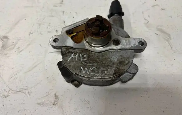 Mercedes-Benz C W204 Vacuum pump A2712301665 2070111011A