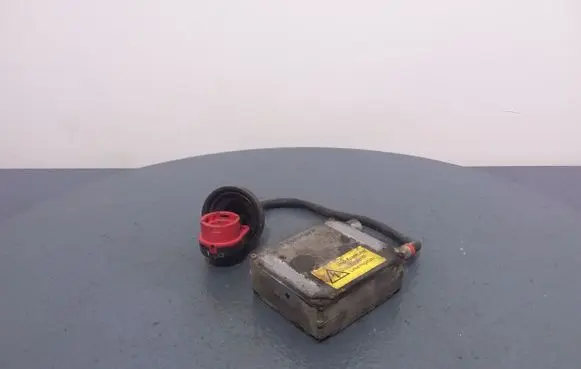 Opel Omega B2 Voltage converter/converter module 