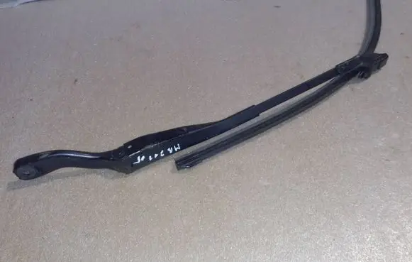 Mercedes-Benz E W211 Front wiper blade arm W211LL/FS
