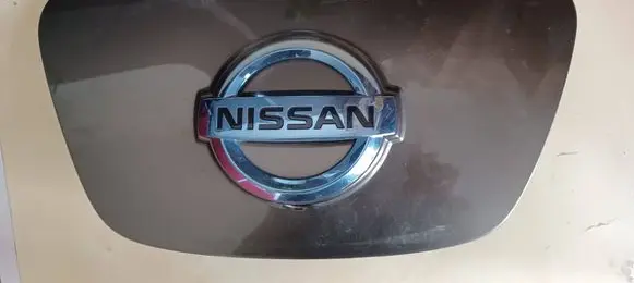 Nissan Leaf I (ZE0) Electric car charge socket cover 67133NL0C
