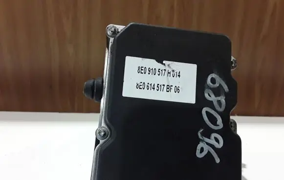 Audi A4 S4 B7 8E 8H ABS Pump 8E0910517H 8E0614517BF
