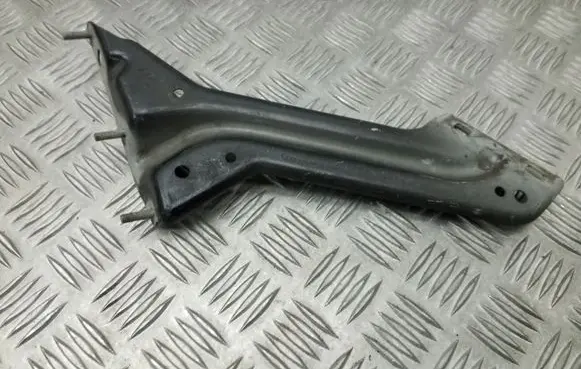 Audi Q5 SQ5 Fender mounting bracket 8R0821136