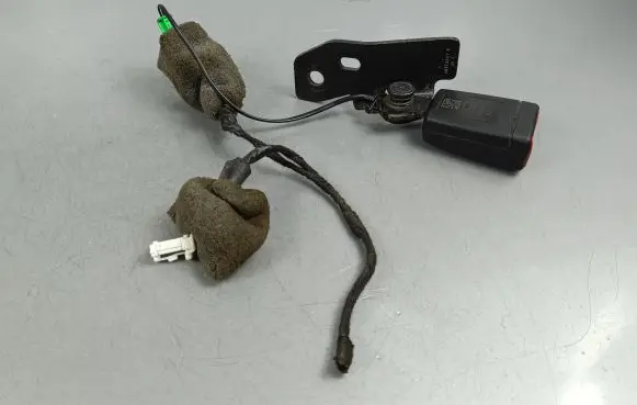 Jeep Renegade Middle seatbelt buckle (rear) 34174908D