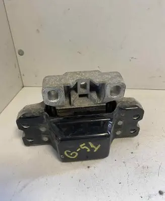 Engine mount bracket
