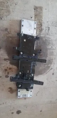 Peugeot 208 II Radiator mount bracket 9826647080