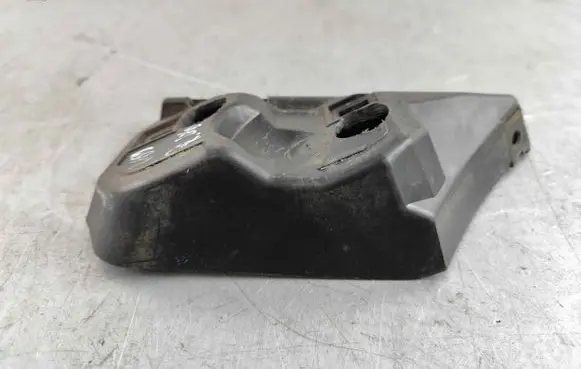 Volvo V50 Front bumper mounting bracket 30655875