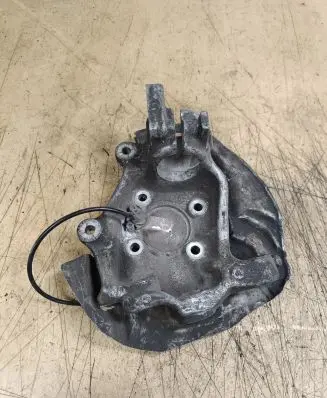BMW 5 E39 Front wheel hub spindle knuckle