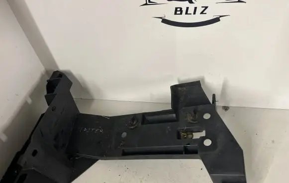 Renault Master II Rear bumper mounting bracket 7700352212 7701692586 315002