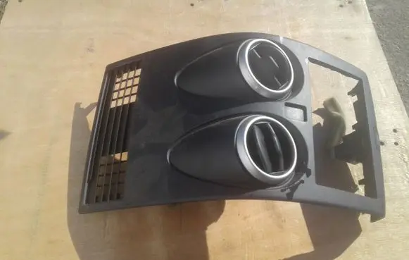 Nissan Qashqai Radio/GPS head unit trim K77710