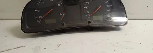 Volkswagen PASSAT B5 Speedometer (instrument cluster) 3B0919881N 11000879402