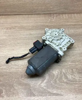 Saab 9-3 Ver1 Front door window regulator motor 4813374 7746002401 WITHPLUG