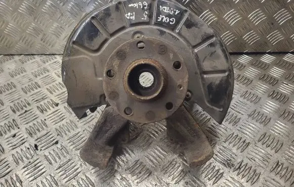 Volkswagen Golf V Front wheel hub