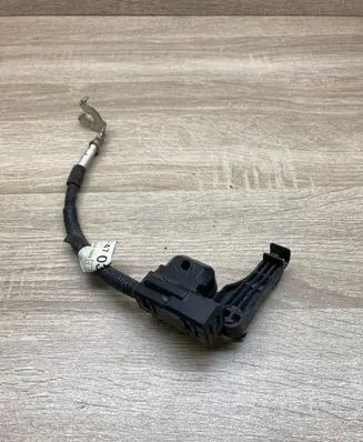 Toyota Auris E180 Battery relay fuse 8211247 821124703