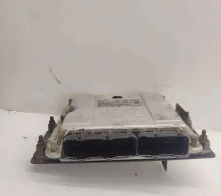 Chrysler Voyager Engine control unit/module P04727661AD 28SA5243 0281010290