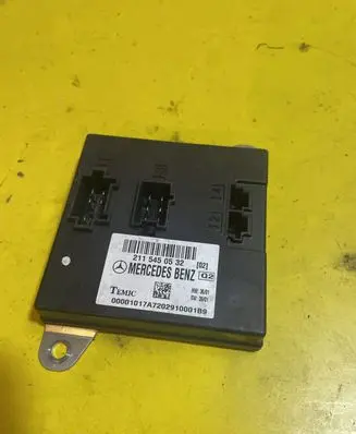 Mercedes-Benz E W211 Comfort/convenience module 2115450532