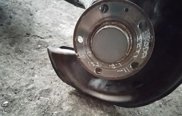 Skoda Yeti (5L) Rear wheel hub