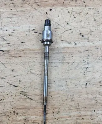 Opel Zafira C Glow plug 55590467