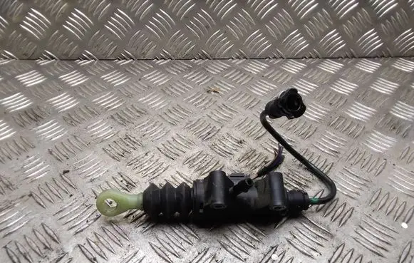 Mini One - Cooper Coupe R56 Clutch master cylinder 21526774078