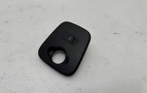 DS Automobiles 4 II AUX in-socket connector 9270579 5145 12273713