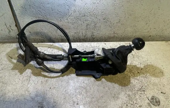 Fiat 500 Gear shift cable linkage 55210267