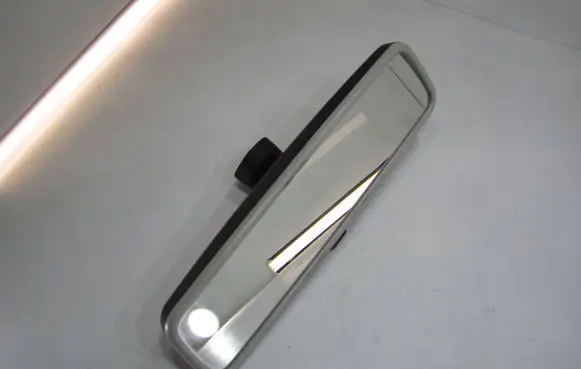 Rear view mirror (interior)