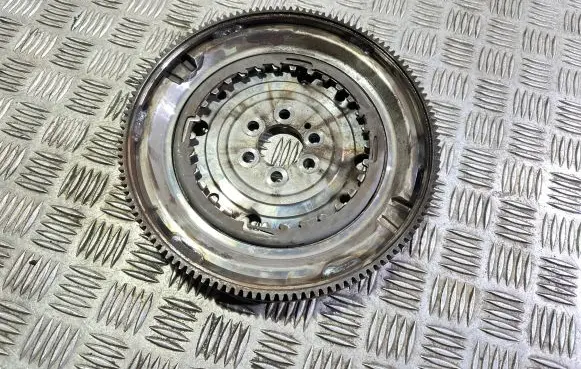 Volkswagen Golf VII Flywheel 03F105266C